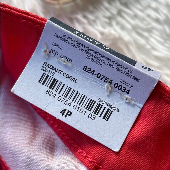 NWT St John's Bay Capri Pant Mid Rise secretly slender Sz 4 Petite  NWT - Picture 10 of 11